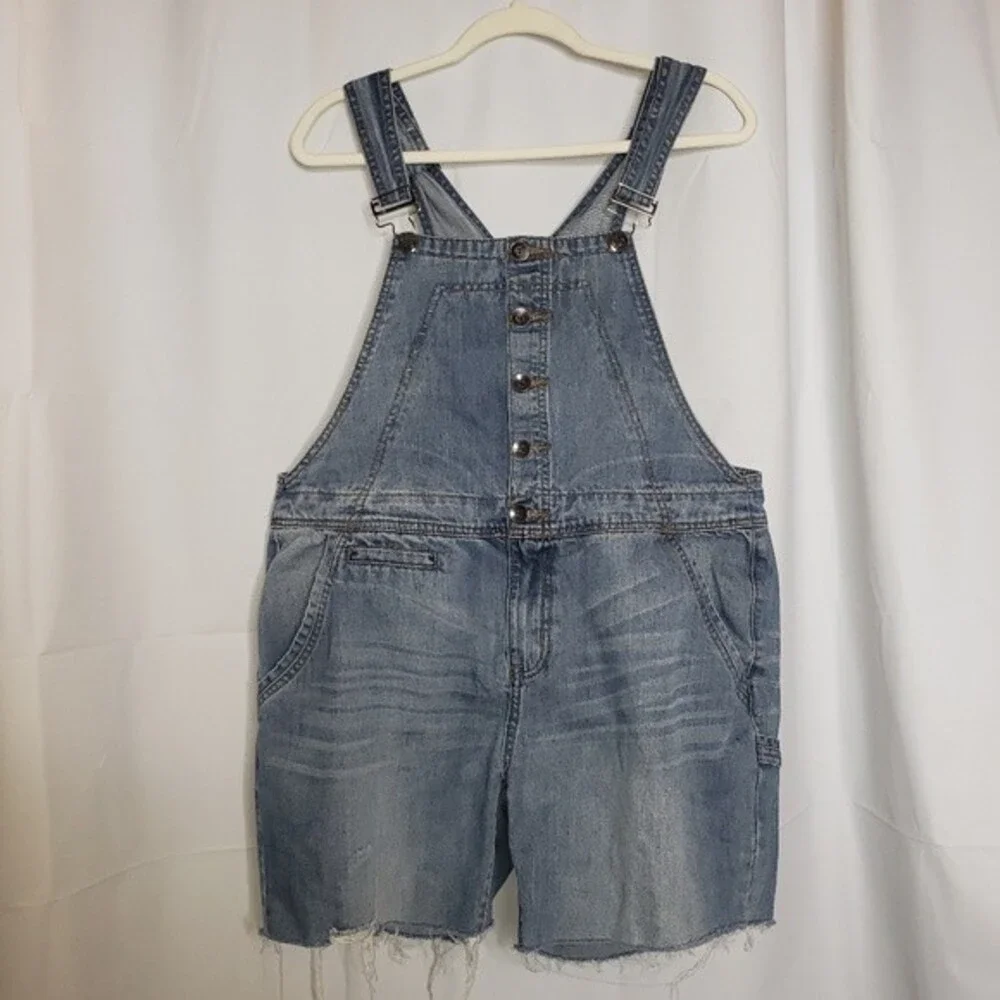 CITY CHIC DENIM DISTRESSED STONEWASHED OVERALL SHORTS SIZE 14